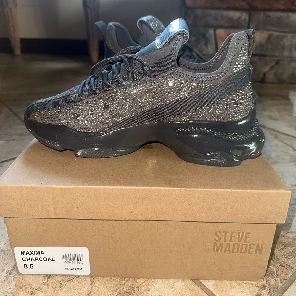 Steve Madden MAXIMA CHARCOAL 8.5 Women’s Never Worn